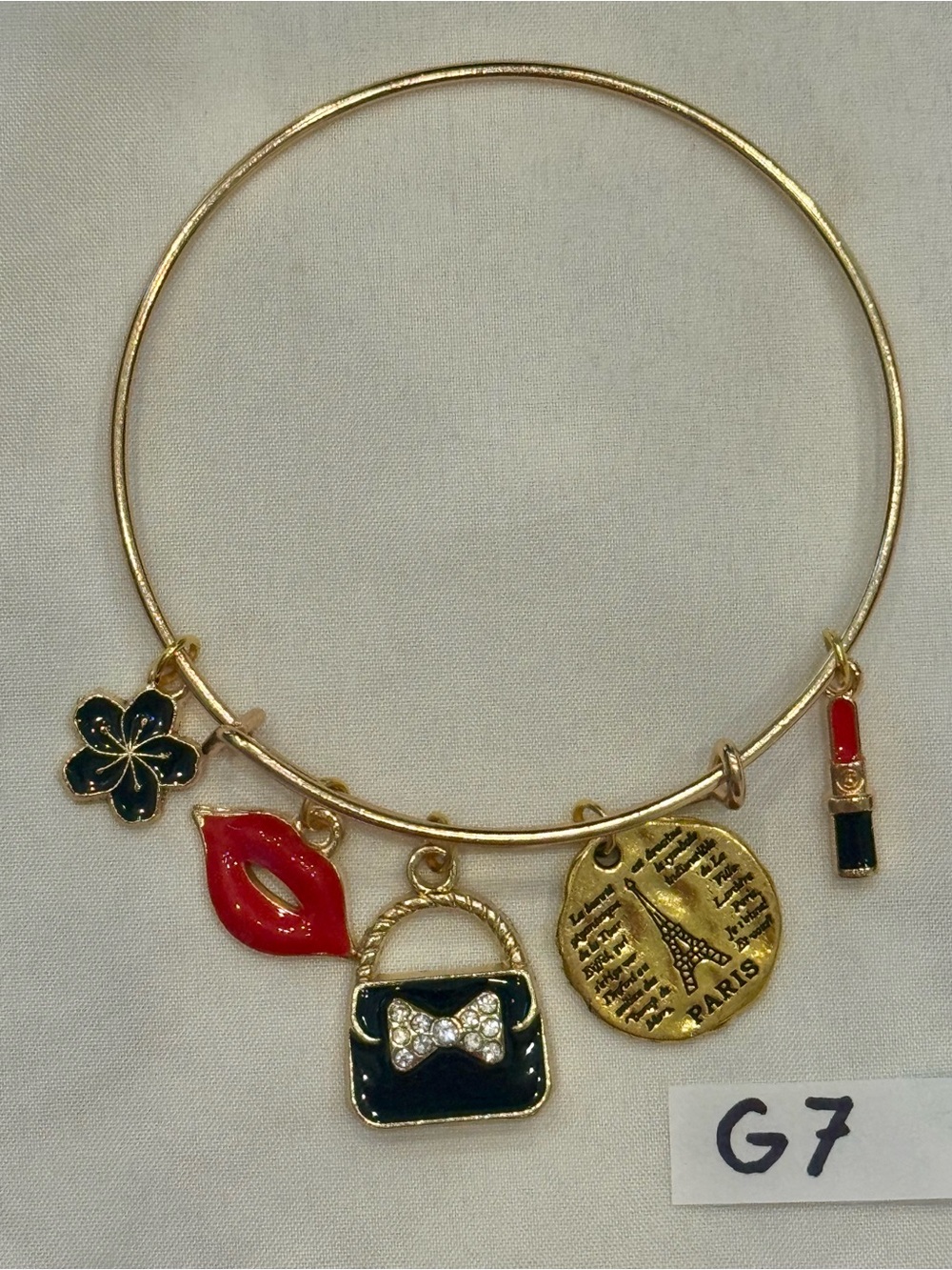 G7 Fashionista Bling Paris Lips Charm Bangle Bracelet